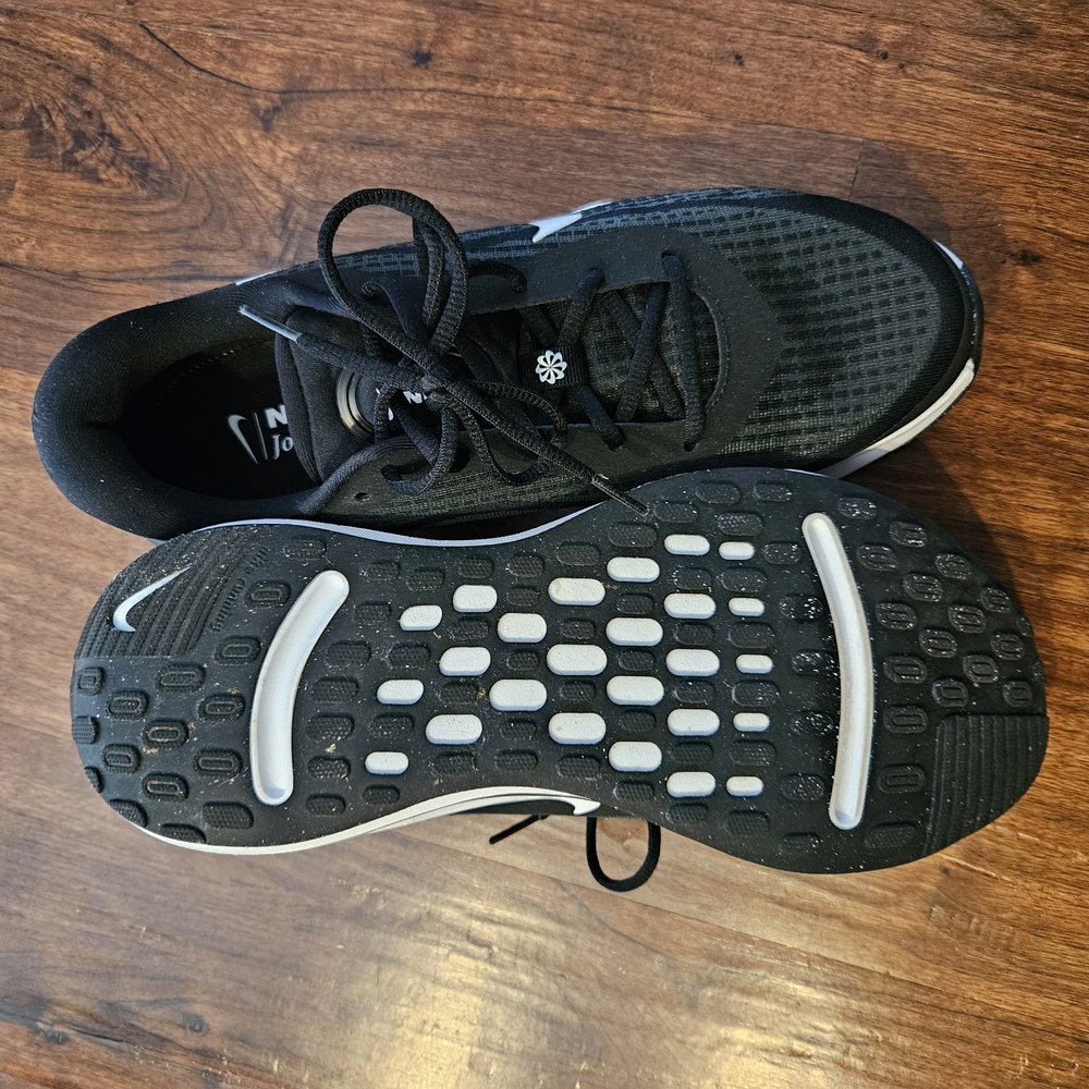 Men's Black Nike Running Shoes - Picture 6 of 6